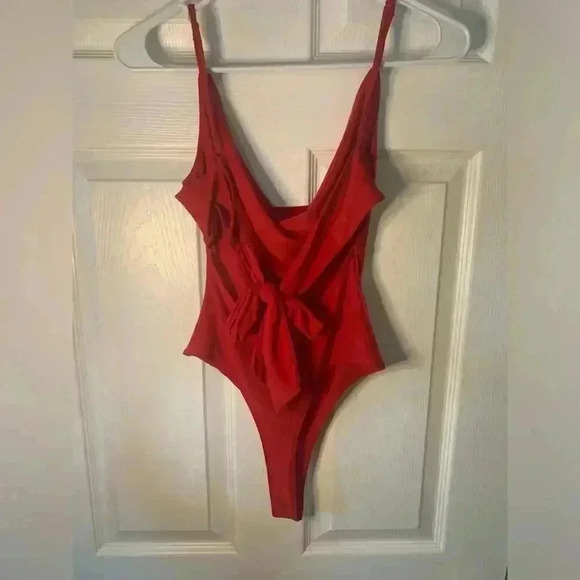 Woman's Red Lily Star Cowl Neck Adjustable Bodysuit Size Small - Picture 3 of 8